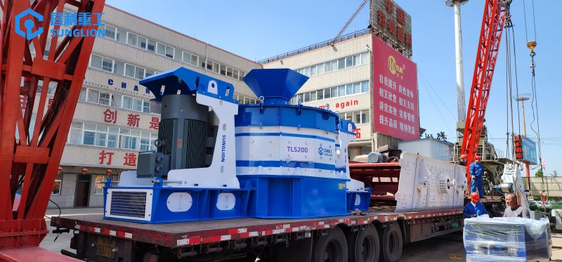 立軸沖擊式制砂機出砂量低？這幾個因素需要注意